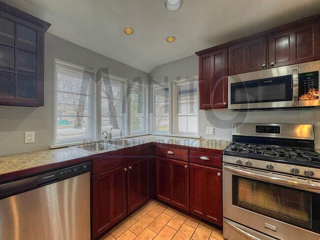 Building Photo - 1624 S Grand Blvd