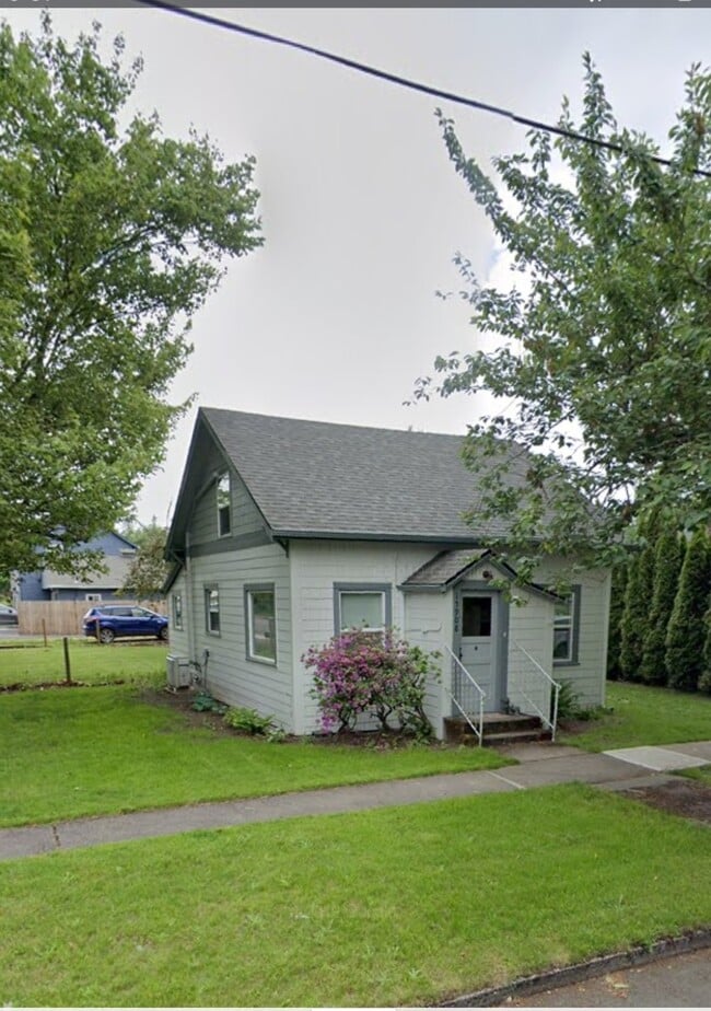 Building Photo - 15908 SW 2nd St
