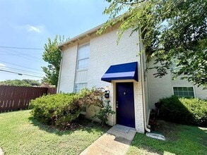 Building Photo - 3650 Rickshaw Dr