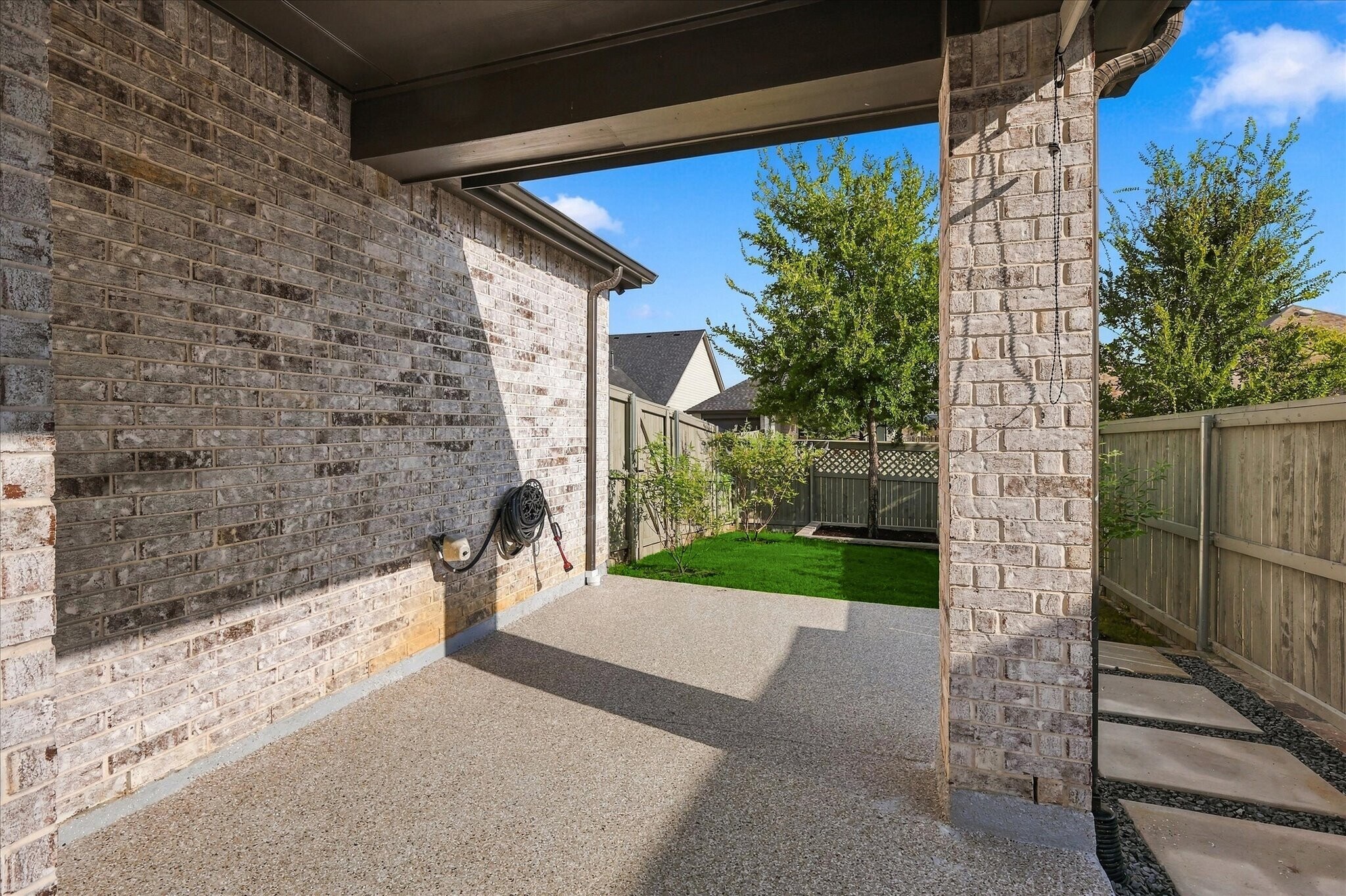 Building Photo - 2540 Elm Pl