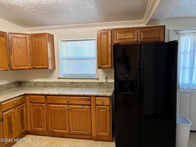 Building Photo - 1824 Brookview Dr S