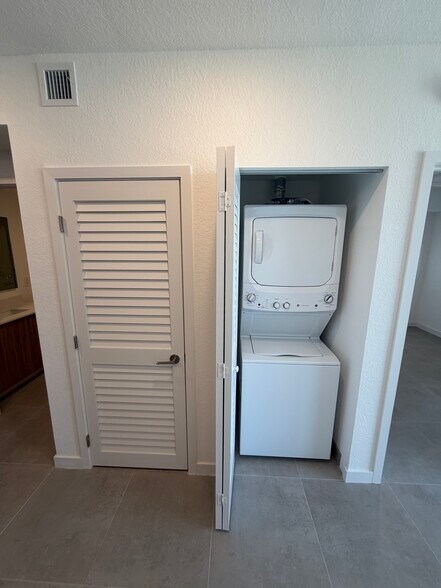 Building Photo - 2128 Taylor St