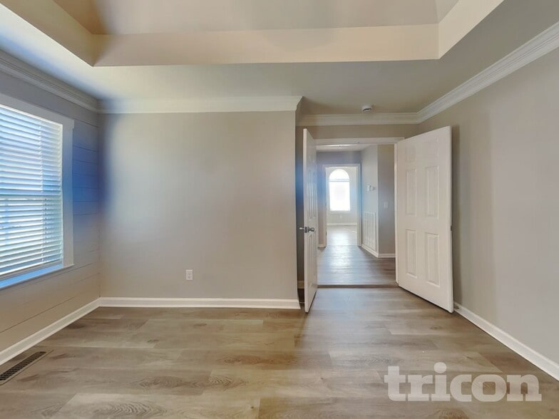 Building Photo - 146B Waterford Way