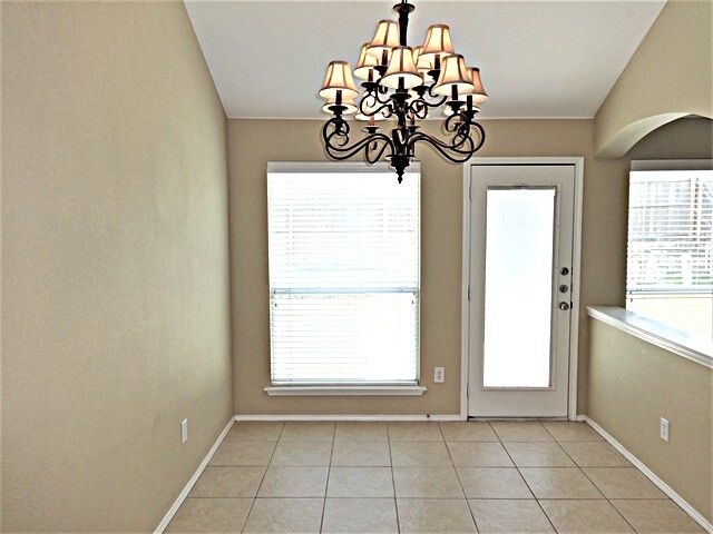 Building Photo - 817 Fox Hunt Trail