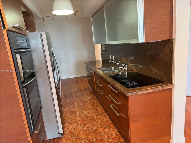 Building Photo - 1850 S Ocean Dr