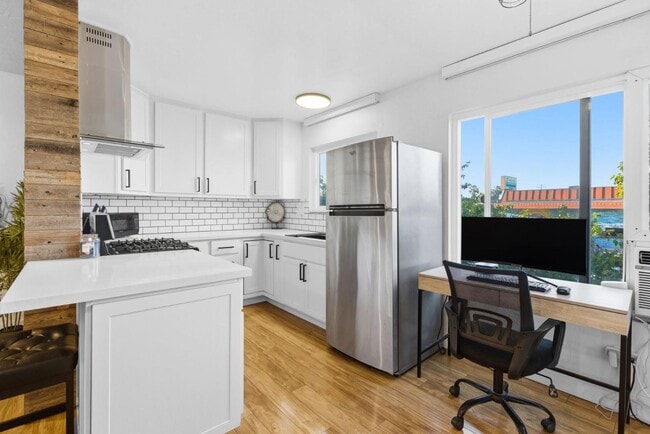 Building Photo - 4262 Wilson Ave