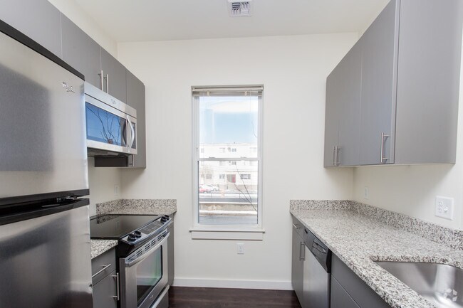 Interior Photo - 625 McGrath