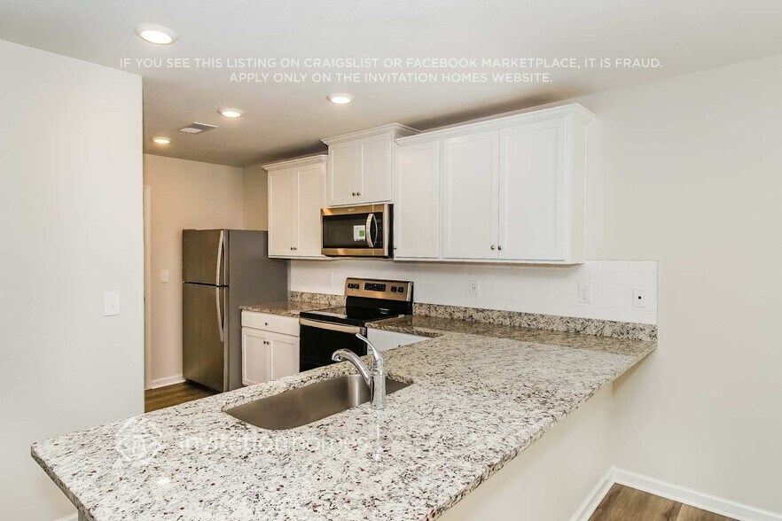 Building Photo - 561 Hawley St