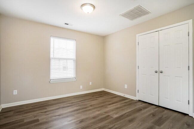 Building Photo - 230 Appsmill Pl