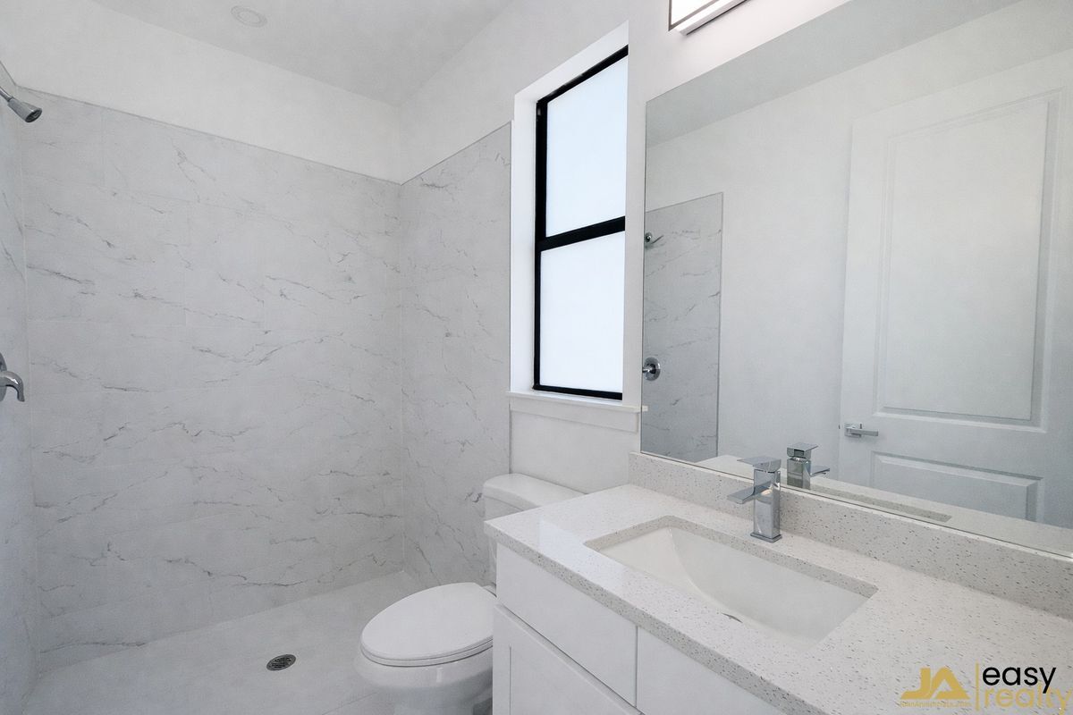 Building Photo - 1045 Jaguar Blvd