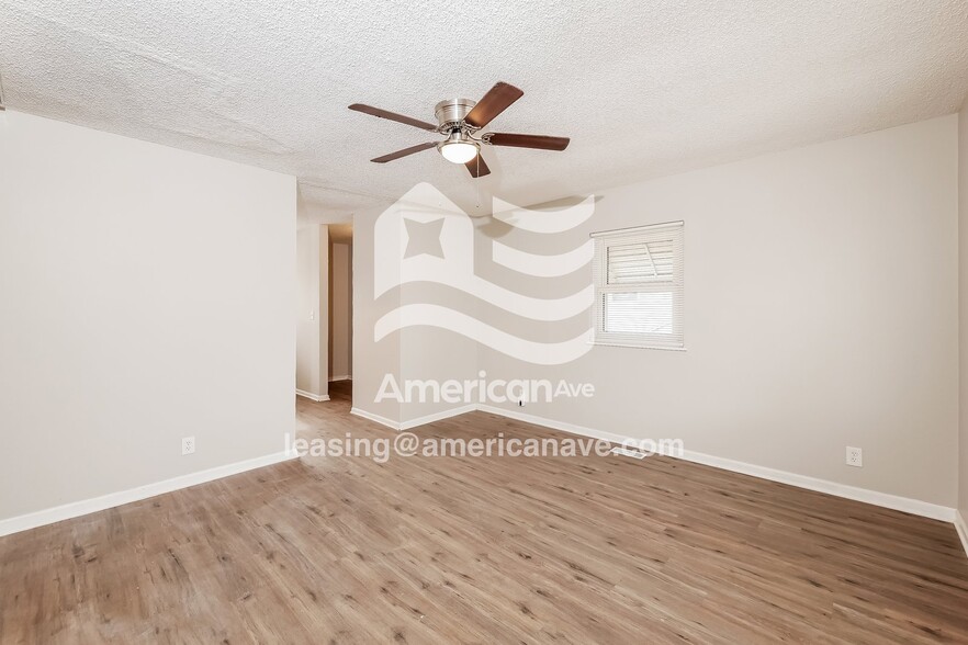 Building Photo - 4709 E 33rd St