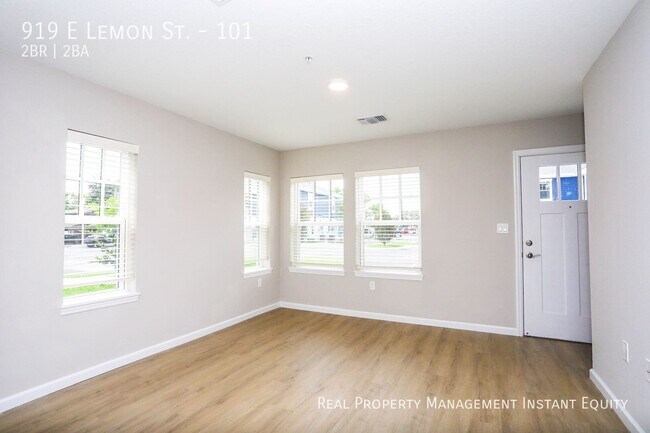 Building Photo - 919 E Lemon St