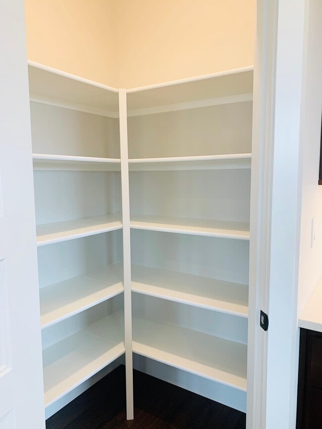 Building Photo - 7149 SE Bristletail Ln