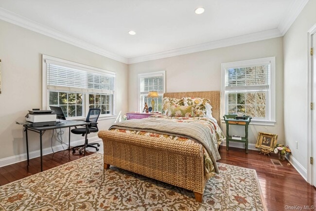 Building Photo - 23 Meadow Ln