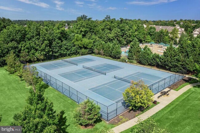 Building Photo - 43395 Briar Creek Terrace