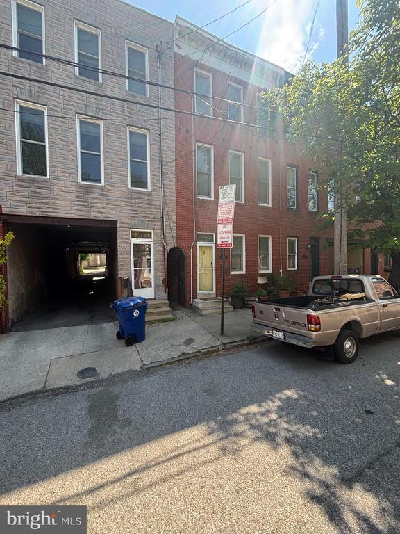 Building Photo - 1153 Riverside Ave