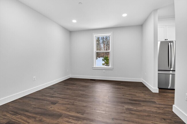 Building Photo - Spacious New Build in Quiet Silver Spring - Available Now
