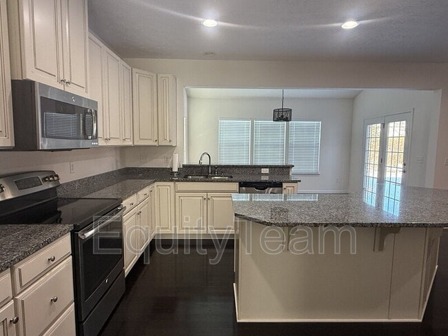 Building Photo - 5686 E Senour Dr