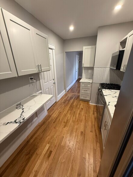 Building Photo - 97 Hancock St