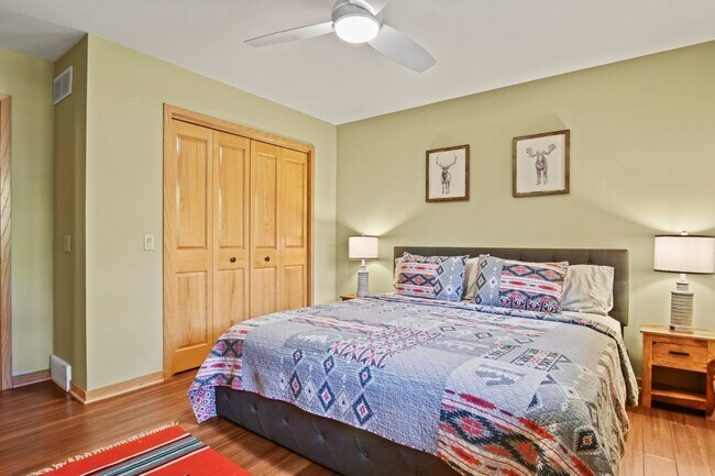 Building Photo - 1889 Paddock Pl