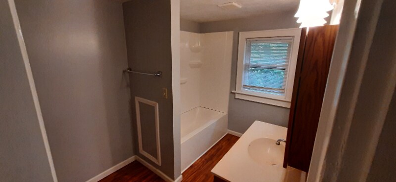 Building Photo - 922 Baughman St