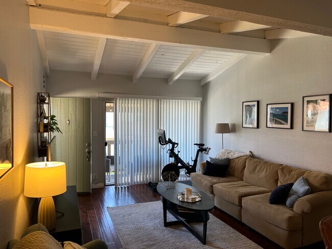 Building Photo - 1345 Cabrillo Park Dr