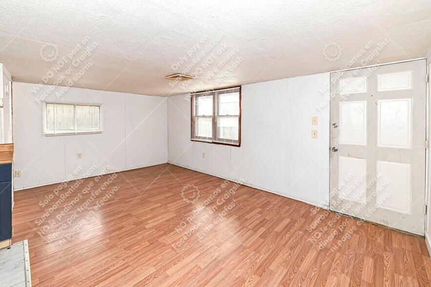 Building Photo - 832 Waldemere Ave