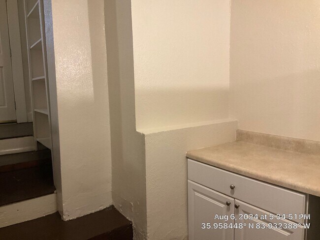 Building Photo - 1628 Clinch Ave