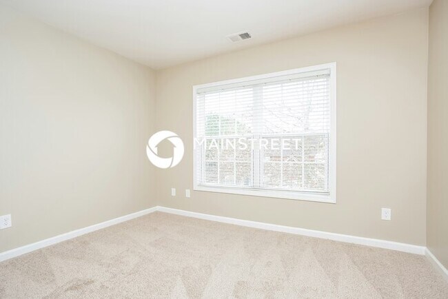 Building Photo - 5 Bedroom Pet-Friendly Home in Austell, GA with Main Street Renewal