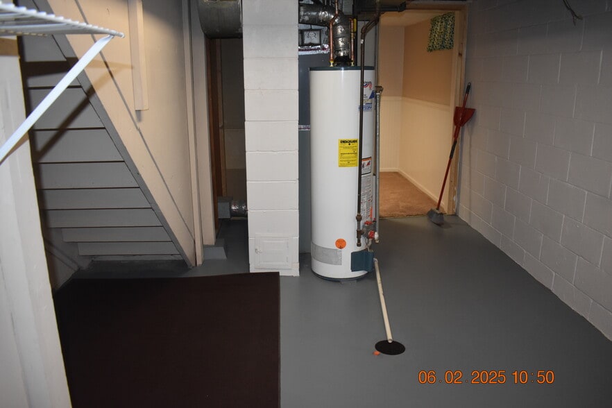 Building Photo - 711 S 68th Ave