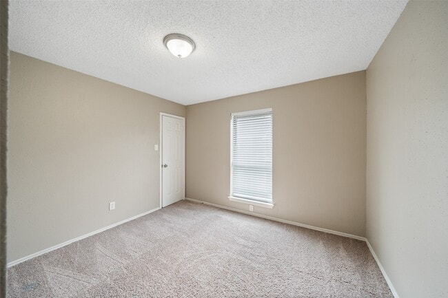 Building Photo - 2610 Lazy Spring Ct