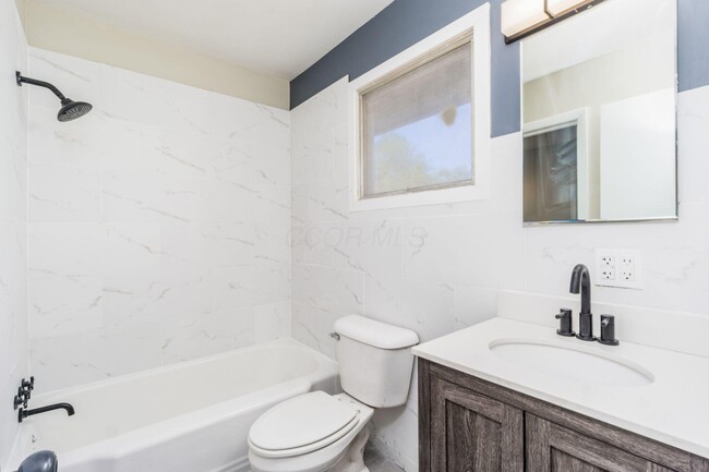 Building Photo - 4230 Eastlea Dr