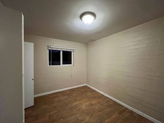 Building Photo - 2 Bedroom Nearby ASU!!