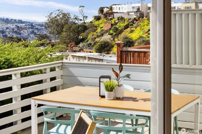 Building Photo - 134 Stanford Heights Ave