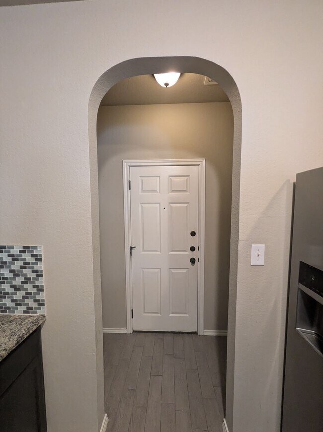 Building Photo - 5826 Grandwood Dr