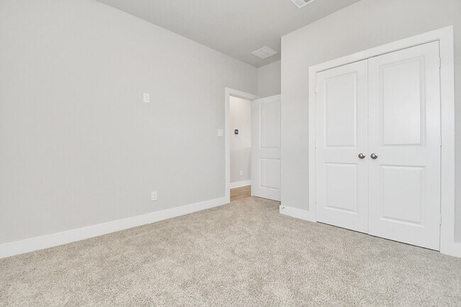 Building Photo - 21034 Shore Oak Dr