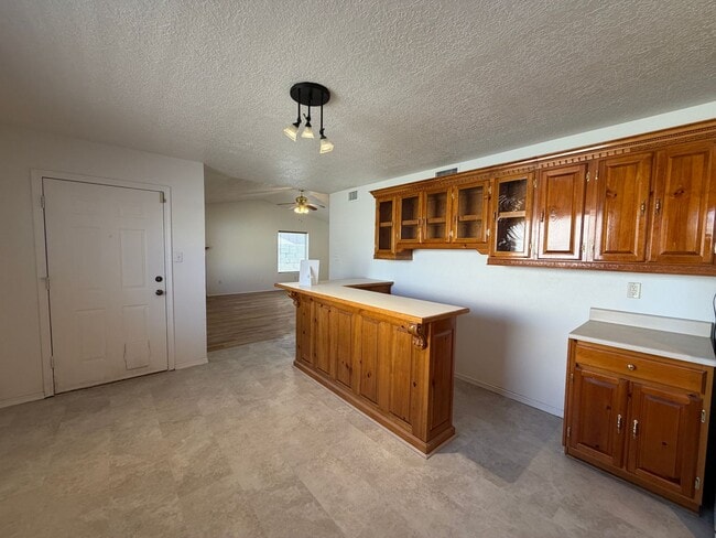 Building Photo - 3 Bedroom Single Story Home Available Near Unser Blvd NW & McMahon Blvd NW!