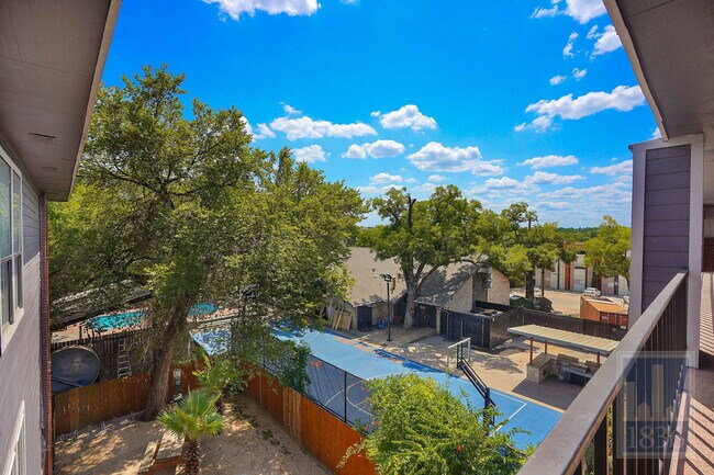 Building Photo - 2804 Rio Grande St