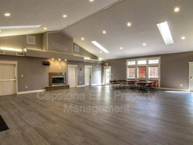 Building Photo - 12 Colgate Dr