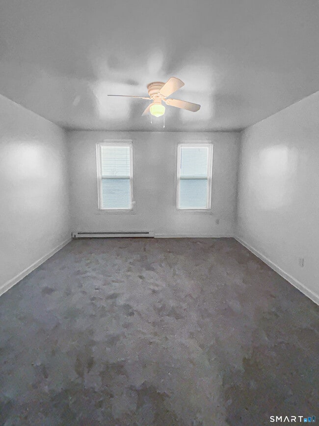 Building Photo - 1235 Bank St