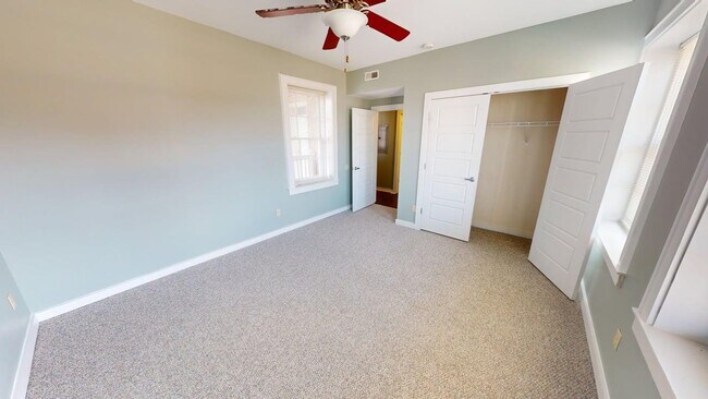 Building Photo - 3867 Lafayette Ave