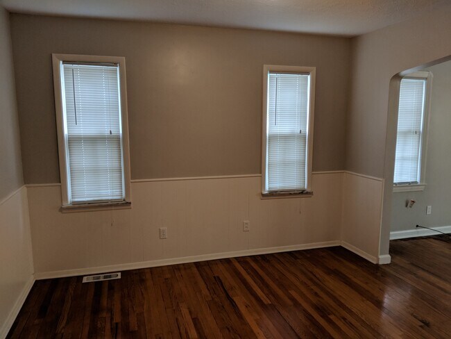 Building Photo - Fantastic West Park Rental now available