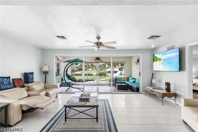 Building Photo - 1589 Osprey Ave