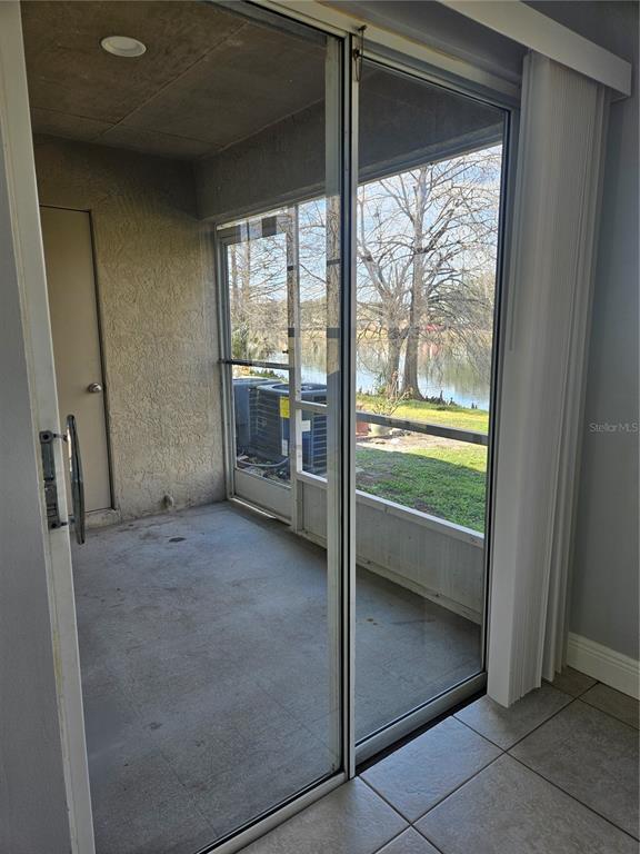 Building Photo - 2321 Water View Loop