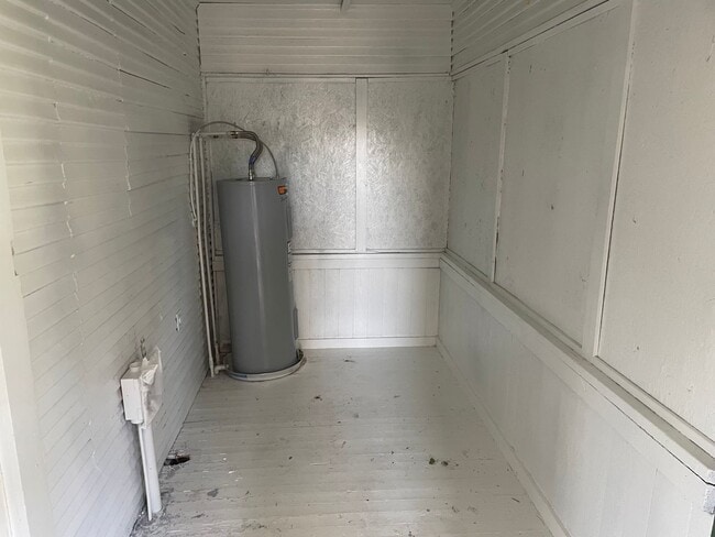 Building Photo - Remodeled 2 bedroom Home