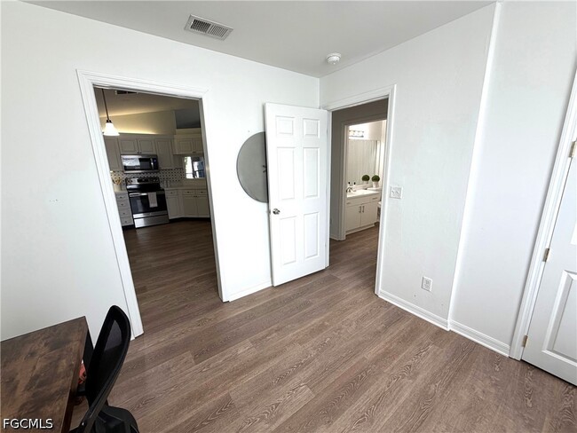 Building Photo - 3740 Fieldstone Blvd