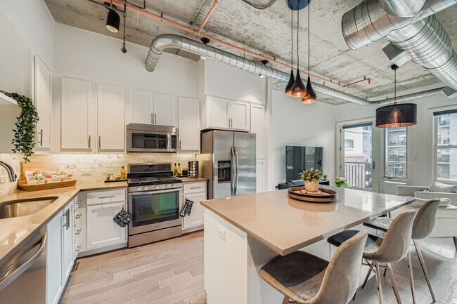 Building Photo - Exquisite Peloton Studio w/ Large Balcony - All the Amenities