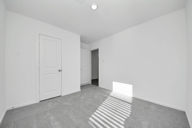 Building Photo - 1031 Garnet Rain Dr