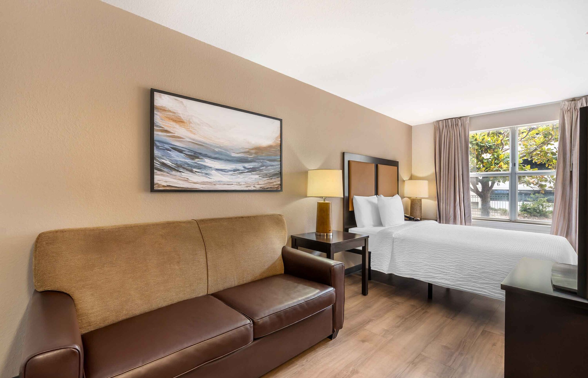 Building Photo - Furnished Studio-Tampa - Airport - N. Westshore Blvd.