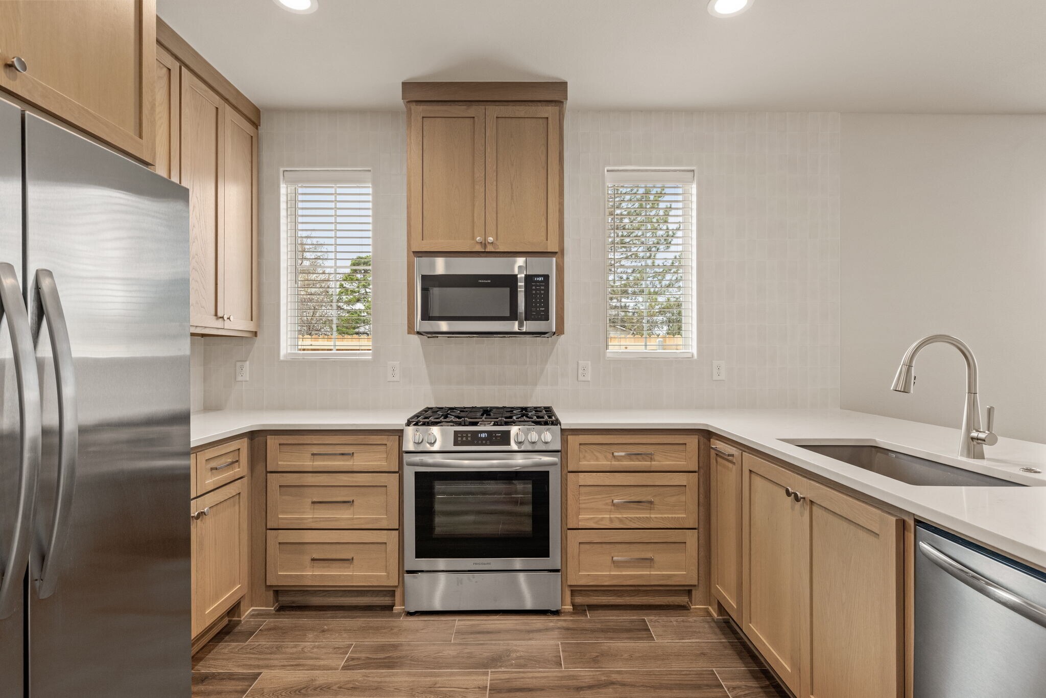 Building Photo - 321 W Commercial St